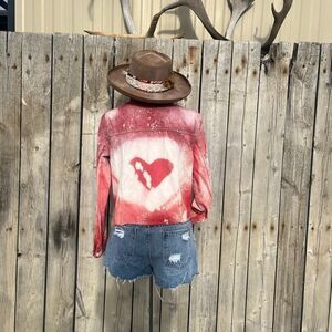 🤠REFASHIONED DYED CROPPED DISTRESSED RED JEAN JACKET SIZE SM